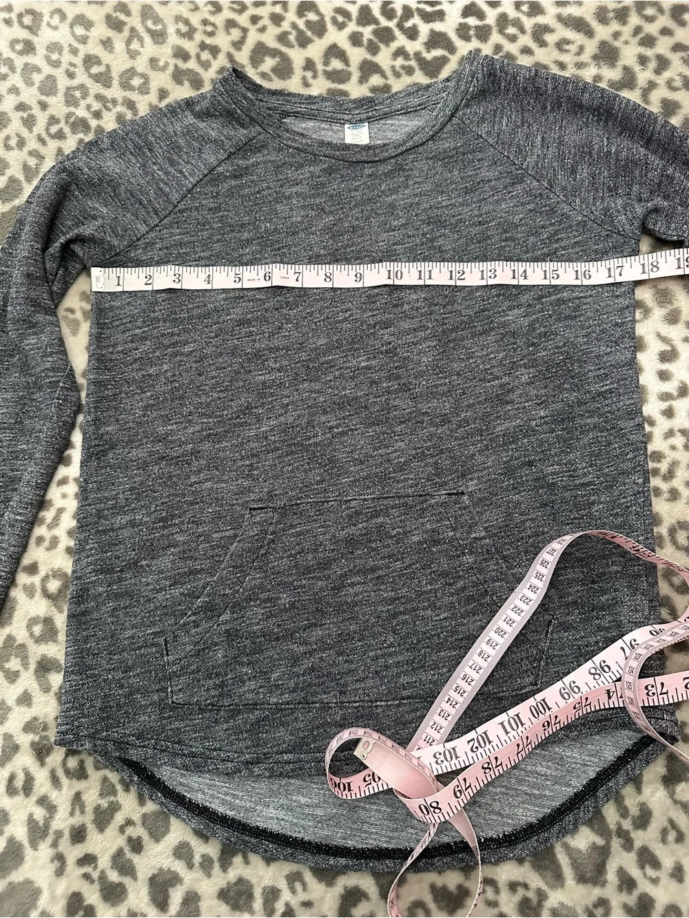 Old Navy WOW Kangaroo Long Sleeve Sweatshirt in Black Size XL 14 Girls